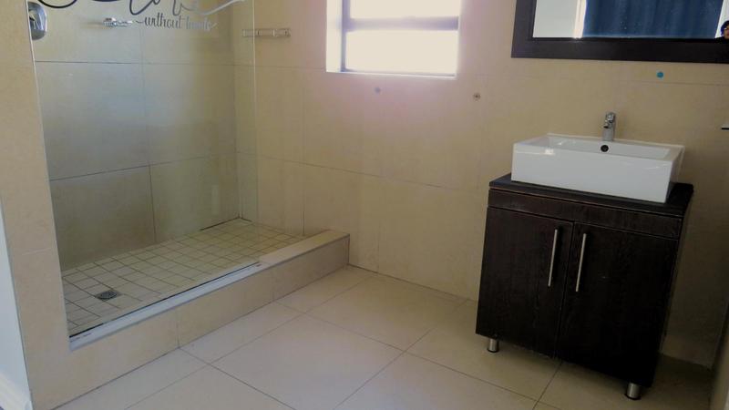 To Let 2 Bedroom Property for Rent in Burgundy Estate Western Cape